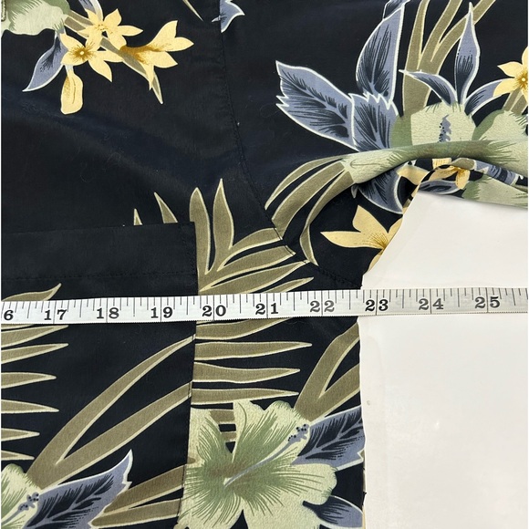 Bill Blass Men’s Hawaiian Short Sleeve Shirt - Picture 7 of 9